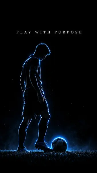 Un calciatore in silhouette con un contorno blu brillante in piedi sull'erba con un pallone da calcio ai suoi piedi.