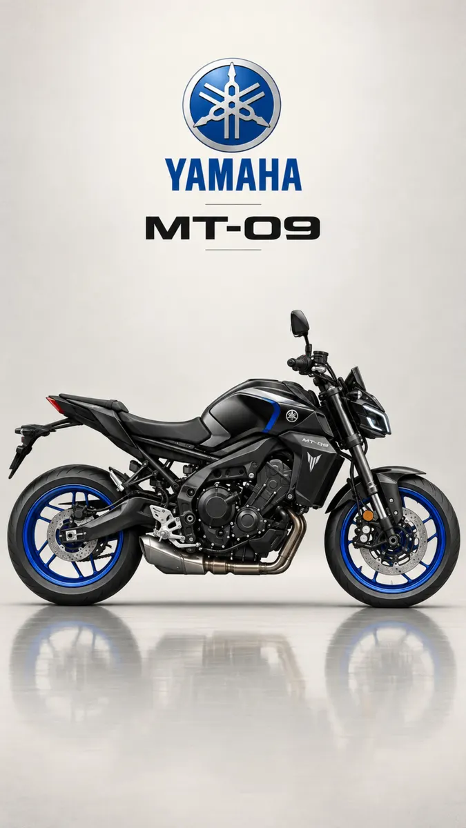 Perfil lateral de una motocicleta Yamaha MT-09 negra con llantas azules estacionada sobre una superficie clara contra un fondo de estudio blanco.